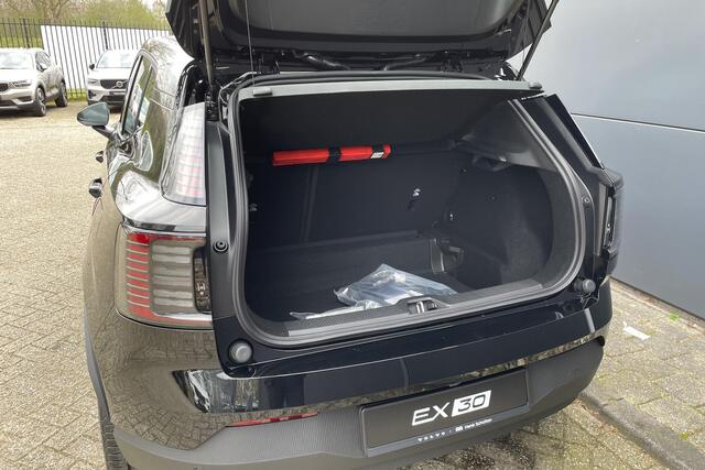 Volvo EX30 Single Motor Essential Stoel en stuurverwarming | BLIS | Dodehoekdetectie | Achteruitrijcamera