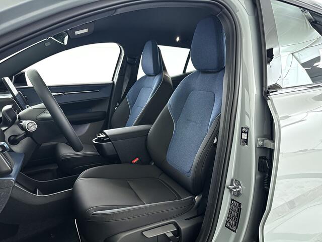 Volvo EX30 Single Motor Essential 51 kWh | Parkeercamera | Google navigatie | Apple carplay