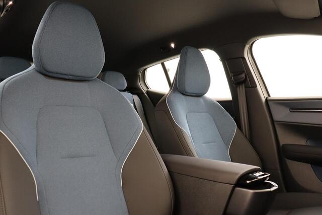 Volvo EX30 P5 PLUS EUROPA 51 kWh -HARMAN/KARDON|CLIMATE|POWER-SEATS|KEYLESS|18"