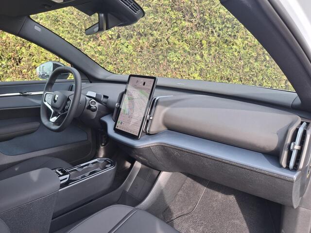 Volvo EX30 Single Motor Extended Range Plus 69 kWh | Pilot Assist | Harman/Kardon | BLIS | Stoel/Stuur Verwarming |
