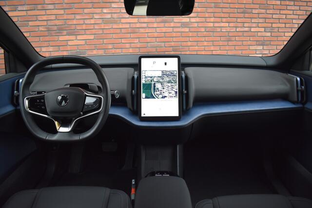 Volvo EX30 Extended Range 272PK Plus 69 kWh | Trekhaak | All-Season | Climate |