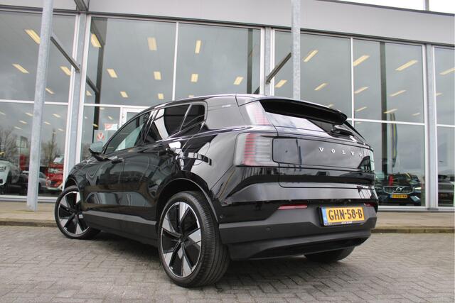 Volvo EX30 Single Motor Extended Range Ultra 69 kWh | 360 Camera | Panoramadak | Adapt. Cruise | Verw. Stoel + Stuurwiel | El. Stoelen | 20" LMV | Extra getint glas |