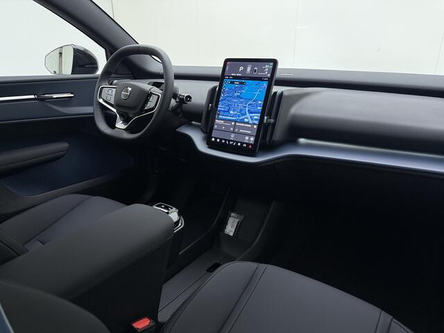 Volvo EX30 Extended Range Plus Europa / Elektr. Stoelen / Getint Glas / Stoel + Stuurw. Verwarming / ACC / BLIS / Harman&Kardon Audio / Elektr. Achterklep / PDC + Camera /