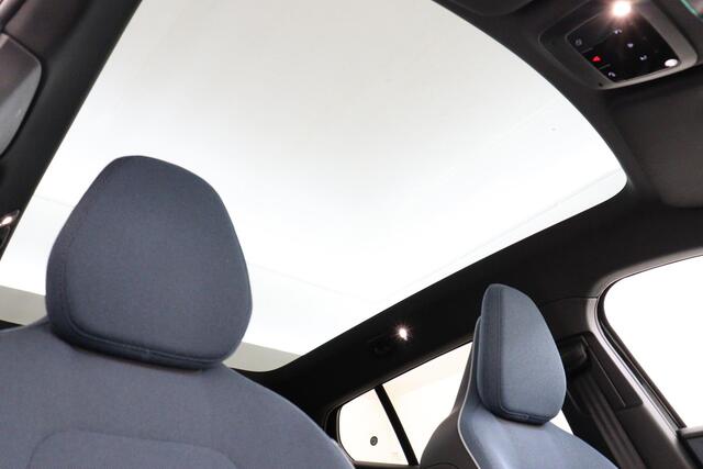 Volvo EX30 TWIN MOTOR PERF. ULTRA BLACK EDITION EUROPA 69 kWh -PANO.DAK|HARMAN/KARDON|360°CAM|AUT.INPARKEREN|POWER-SEATS|BLIS|20"|PRIVACY.GLAS