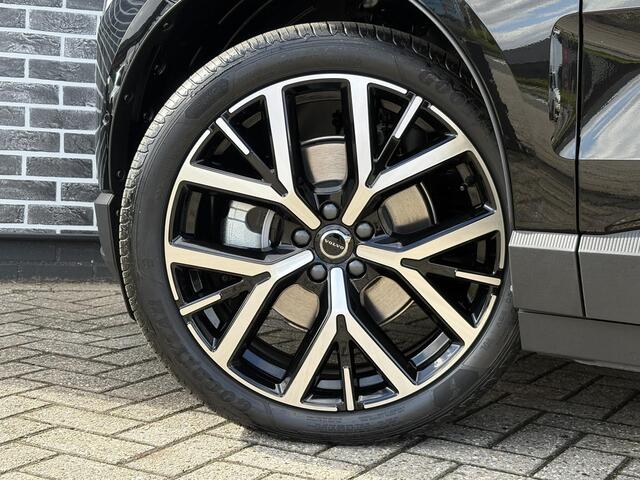 Volvo EX30 Single Motor Extended Range Ultra Black Edition Europa | Trekhaak | Stoel en Stuurverwarming | 20" Y Spaaks | 360° Camera | Harman & Kardon | Panoramadak | 22 kW Lader |