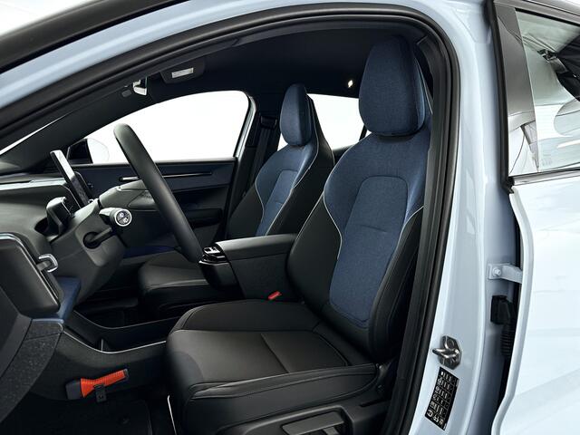 Volvo EX30 Single Motor Extended Range Plus 69 kWh | Parkeercamera | Harman Kardon | Stoel- en Stuurverwarming