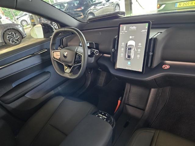 Volvo EX30 Single Motor Extended Range Plus 69 kWh | Stoel en Stuurverwarming | Adaptieve Cruise Control | BLIS | DAB+ | Keyless Entry | Parkeercamera |