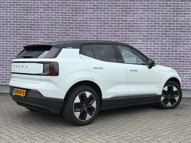 Volvo EX30 Single Motor Plus 51 kWh | Trekhaak | Elektrisch Verstelbare Voorstoelen | Harman Kardon Audio | Stoelverwarming | Achteruitrijcamera | Google Maps Navigatie | Apple Carplay | Android Auto | Elektrische Achterklep