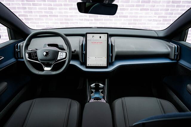 Volvo EX30 P3 Plus Europa | Elektrisch Verstelbare Voorstoelen | Stoel-/Stuurverwarming | Adaptieve Cruise Control | BLIS | Parkeersensoren Voor en Achter |