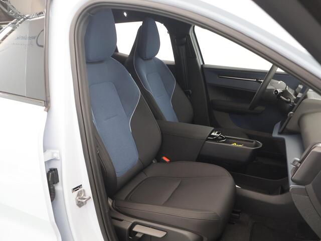 Volvo EX30 Single Motor Extended Range Plus 69 kWh | warmtepomp | Dodehoekdetectie | Achteruitrijcamera | Stoelverwarming | Stuurwielverwarming | Cruise control adaptief |