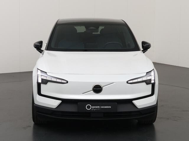 Volvo EX30 Single Motor Extended Range Plus 69 kWh | warmtepomp | Dodehoekdetectie | Achteruitrijcamera | Stoelverwarming | Stuurwielverwarming | Cruise control adaptief |