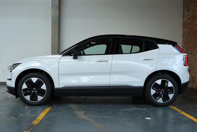 Volvo EX30 Single Motor 50kWh Plus | Stoel- en stuurwiel verwarming | Premium audio by Harman Kardon | Achteruitrijcamera | Apple Carplay/Android auto | Elektrisch bedienbare achterklep | DAB radio | 18 inch lichtmetalen velgen