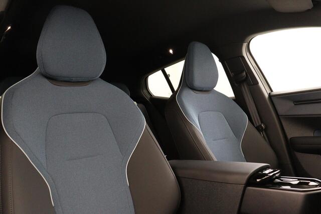 Volvo EX30 SINGLE MOTOR EXTENDED RANGE PLUS 69 kWh -HARMAN/KARDON|CAMERA|ADAP.CRUISE|BLIS|PRIVACY.GLAS