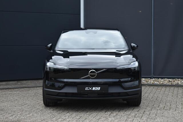 Volvo EX30 P5 Long Range Plus Europa 69 kWh | Harman Kardon Soundbar | Google Navigatie | Elektrische voorstoelen | BLIS | Adaptieve Cruise control | Stoel-/Stuurwielverwarming | Parkeer Camera | Warmtepomp | Volvo on Call | Keyless |