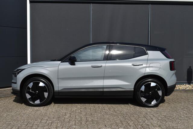 Volvo EX30 Single Motor Ext Range Plus Black Ed Europa 69 kWh | Long Range | Harman Kardon Soundbar | Parkeercamera | Stoel-/Stuurwielverwarming | Elektrisch verstelbare voorstoelen | Keyless | Adaptieve Cruise Control | Google Navigatie | Zwart Dak | Getint Glas a