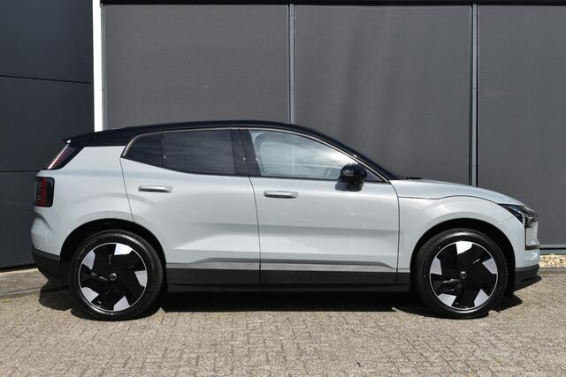 Volvo EX30 Single Motor Ext Range Plus Black Ed Europa 69 kWh | Long Range | Harman Kardon Soundbar | Parkeercamera | Stoel-/Stuurwielverwarming | Elektrisch verstelbare voorstoelen | Keyless | Adaptieve Cruise Control | Google Navigatie | Zwart Dak | Getint Glas a