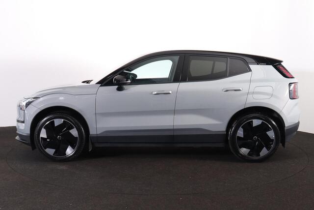 Volvo EX30 Extended Range Plus 69 kWh - Adaptive Cruise Control - Harman/Kardon audio - Parkeercamera achter - Verwarmde voorstoelen & stuur - Parkeersensoren voor & achter - Draadloze tel. lader - Extra getint glas - 19' LMV