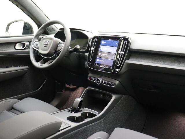 Volvo EX40 Extended Range Plus / NIEUW / DIRECT LEVERBAAR / Climate / 19'' / Donker glas / Sage Green /