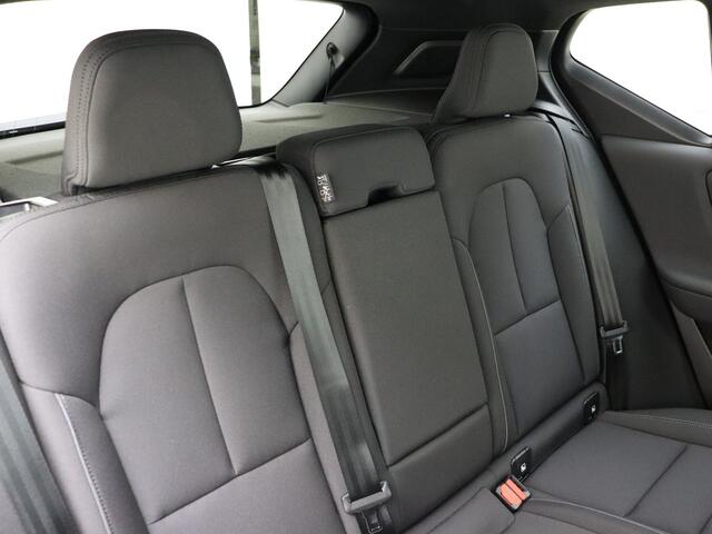 Volvo EX40 Extended Range Plus / NIEUW / DIRECT LEVERBAAR / Climate / 19'' / Donker glas / Sage Green /