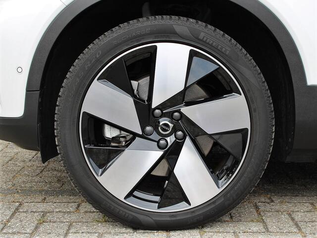Volvo EX40 Single Motor Extended Range Ultra Automaat / Panoramadak / 20" velgen / 360* camera / Harman Kardon / Privacy Glass
