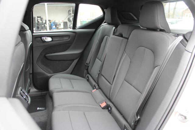 Volvo EX40 Single Motor Extended Range Plus 82 kWh | Trekhaak | Blis | Warmtepomp