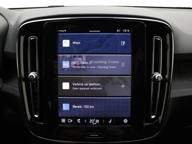 Volvo EX40 Extended Range Plus 82 kWh / Stoel /- en stuurverwarming / Warmtepomp / Extra getint glas / Zwart dak /