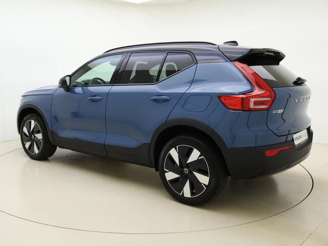 Volvo EX40 Extended Range Plus 82 kWh / NIEUW / DIRECT LEVERBAAR / GETINT GLAS / ALL SEASON BANDEN / ZWART DAK /