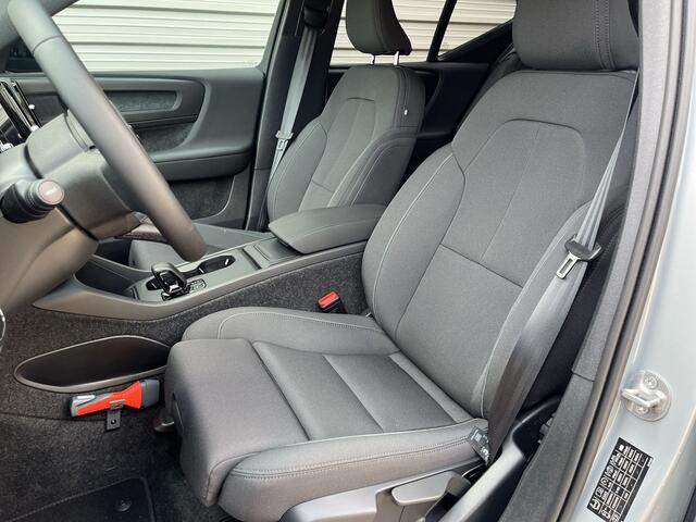 Volvo EX40 Single Motor Extended Range Business Ed. 82 kWh / Fiscale waarde 51.8252 / Adaptieve cruise control / 360 camera / Nieuw uit voorraad /