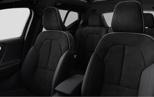 Volvo EX40 Single Motor Extended Range Plus Black Edition / Lounge Pakket / Panoramadak / Extra getint glas / Dak in Black stone / 20'' velgen