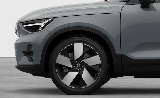 Volvo EX40 Single Motor Extended Range Plus 82 kWh / Lounge pakket / Extra getint glas / Panoramadak / 360 camera / 20''velgen / zwart dak