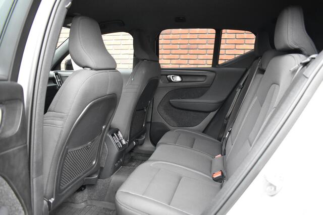 Volvo EX40 Extended Range 252PK Plus 82 kWh | Lightning Pack | Climate Pack | Trekhaak