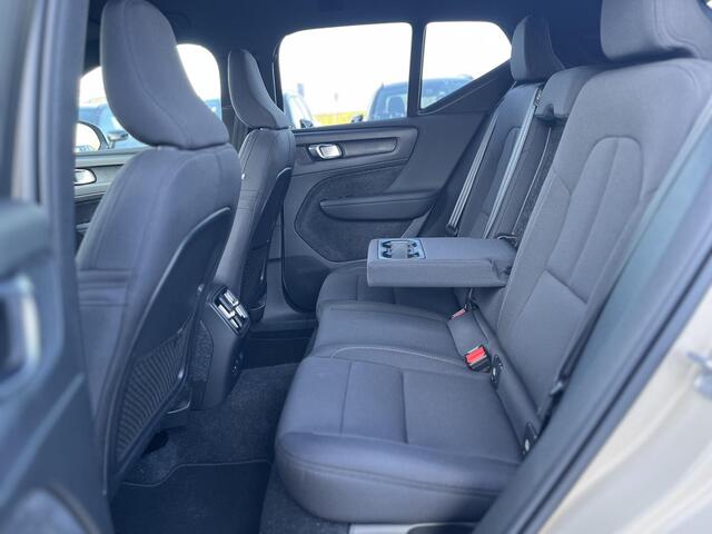 Volvo EX40 Single Motor Core 70 kWh | Climate Pack | Adaptive Cruise Control | Beschikbaar Vanaf 15 April |