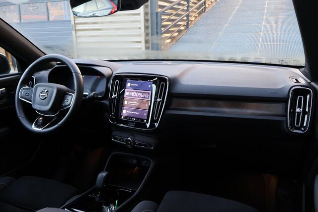 Volvo EX40 Single Motor Extended Range Ultra 82 kWh | Panoramadak | 360° camera | Memory stoelen elektr. bedienbaar