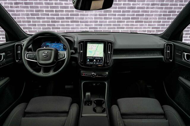 Volvo EX40 Single Motor Plus Europa 70 kWh | Adaptive Cruise Control | BLIS | Harman / Kardon | Stoelverwarming voor & achter | Stuuverwarming | Keyless | Memory | Elektrische Stoelen | Parkeercamera |