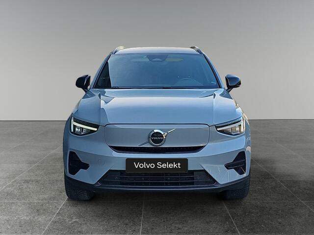 Volvo EX40 Single Motor Extended Range Plus 82 kWh | Trekhaak | Stoelverwarming | All-season banden | Pilot Assist |