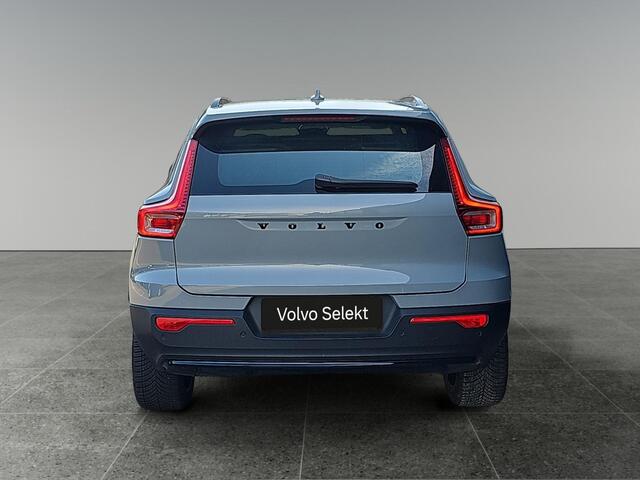 Volvo EX40 Single Motor Extended Range Plus 82 kWh | Trekhaak | Stoelverwarming | All-season banden | Pilot Assist |