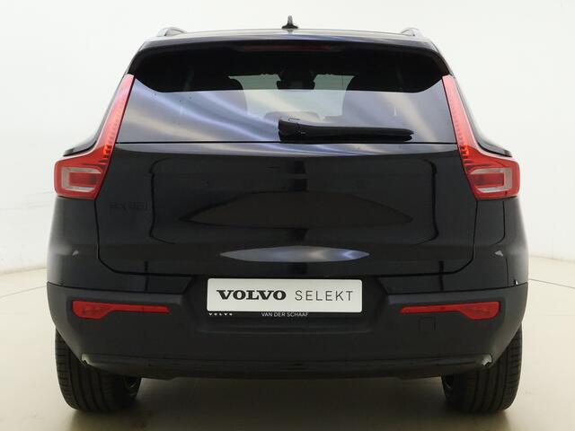 Volvo EX40 Extended Range Plus Black Edition / Pixel Koplampen / 360 Camera / 20'' / Nubuck / Harman&Kardon Audio / Getint Glas / ACC / BLIS / Stoel + Stuurw. Verwarming /