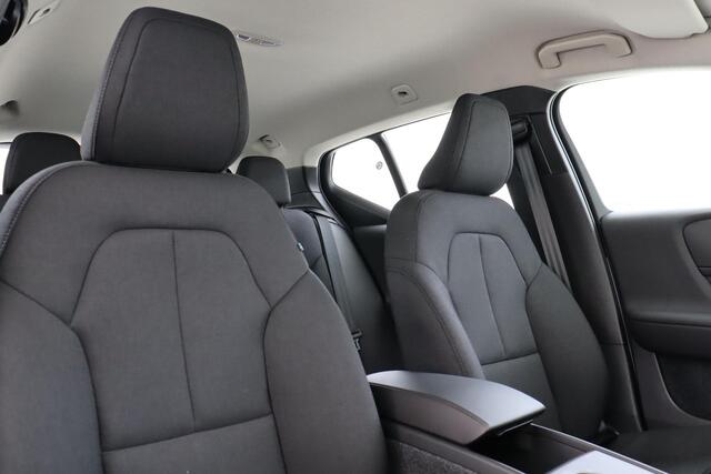 Volvo EX40 SINGLE MOTOR ESSENTIAL 70 kWh -CAMERA|CRUISE|DAB|CARPLAY|19"