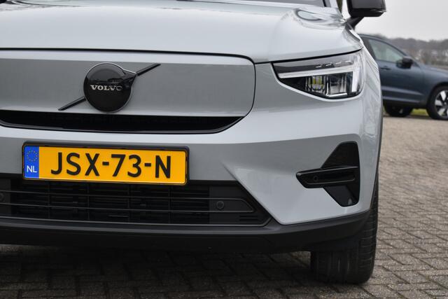Volvo EX40 Extended Range 252PK Plus Black Ed. 82 kWh | H&K | ACC | Blis | Camera | 20"LMV | Stuurverwarming
