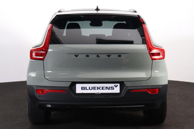 Volvo EX40 Extended Range Ultra 82 kWh - Panorama/schuifdak - IntelliSafe Assist & Surround - 360º Camera - Harman/Kardon audio - Verwarmde voorstoelen & stuur - Parkeersensoren voor & achter - Elektr. bedienb. voorstoelen met geheugen links - Warmtepomp - Extra get