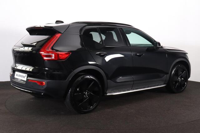 Volvo EX40 Performance Ultra Black Edition 82 kWh - Panorama/schuifdak - IntelliSafe Assist & Surround - 360º Camera - Harman/Kardon audio - Verwarmde voorstoelen, stuur & achterbank - Parkeersensoren voor & achter - Elektr. bedienb. voorstoelen met geheugen links -