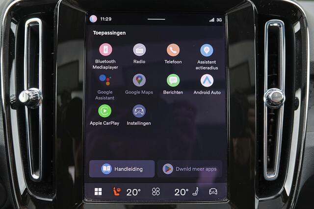 Volvo EX40 Performance Ultra Black Edition 82 kWh - Panorama/schuifdak - IntelliSafe Assist & Surround - 360º Camera - Harman/Kardon audio - Verwarmde voorstoelen, stuur & achterbank - Parkeersensoren voor & achter - Elektr. bedienb. voorstoelen met geheugen links -