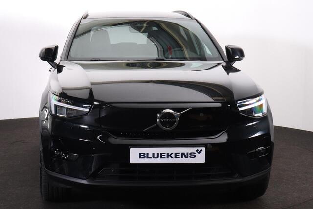 Volvo EX40 Extended Range Plus 82 kWh - IntelliSafe Assist & Surround - 360º Camera - Verwarmde voorstoelen, stuur & achterbank - Parkeersensoren voor & achter - Elektr. bedienb. bestuurdersstoel met geheugen - Draadloze tel. lader - Warmtepomp - Extra getint glas -