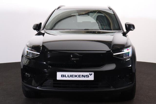 Volvo EX40 Extended Range Plus Black Ed. 82 kWh - IntelliSafe Assist & Surround - 360º Camera - Verwarmde voorstoelen, stuur & achterbank - Parkeersensoren voor & achter - Elektr. bedienb. bestuurdersstoel met geheugen - Draadloze tel. lader - Warmtepomp - Extra get