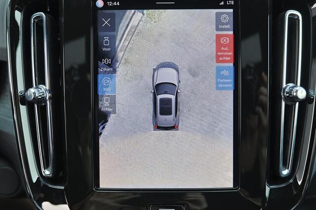 Volvo EX40 Twin Motor Performance Plus 82 kWh - IntelliSafe Assist & Surround - 360º Camera - Verwarmde voorstoelen, stuur & achterbank - Parkeersensoren voor & achter - Elektr. bedienb. voorstoelen met geheugen links - Draadloze tel. lader - Warmtepomp - Extra geti