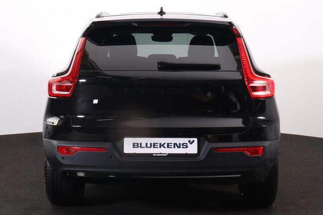 Volvo EX40 Performance Ultra 82 kWh - Panorama/schuifdak - IntelliSafe Assist & Surround - 360º Camera - Harman/Kardon audio - Adaptieve LED koplampen - Verwarmde voorstoelen, stuur & achterbank - Parkeersensoren voor & achter - Warmtepomp - Extra getint glas - Inkl