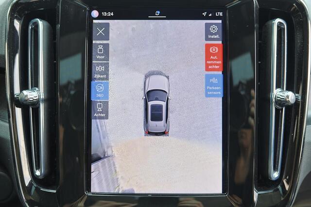 Volvo EX40 Performance Ultra 82 kWh - Panorama/schuifdak - IntelliSafe Assist & Surround - 360º Camera - Harman/Kardon audio - Adaptieve LED koplampen - Verwarmde voorstoelen, stuur & achterbank - Parkeersensoren voor & achter - Warmtepomp - Extra getint glas - Inkl