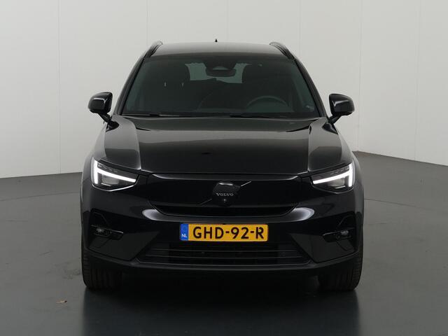Volvo EX40 Single Motor Extended Range Plus Black Ed. 82 kWh | SOH 97% | Sportstoelen | BlackPack | Navigatie | Apple CarPlay/Android Auto | 360 Camera | Adaptieve Cruise Control | Ele. kofferdeksel | Harman/Kardon Audio |
