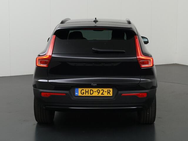 Volvo EX40 Single Motor Extended Range Plus Black Ed. 82 kWh | SOH 97% | Sportstoelen | BlackPack | Navigatie | Apple CarPlay/Android Auto | 360 Camera | Adaptieve Cruise Control | Ele. kofferdeksel | Harman/Kardon Audio |