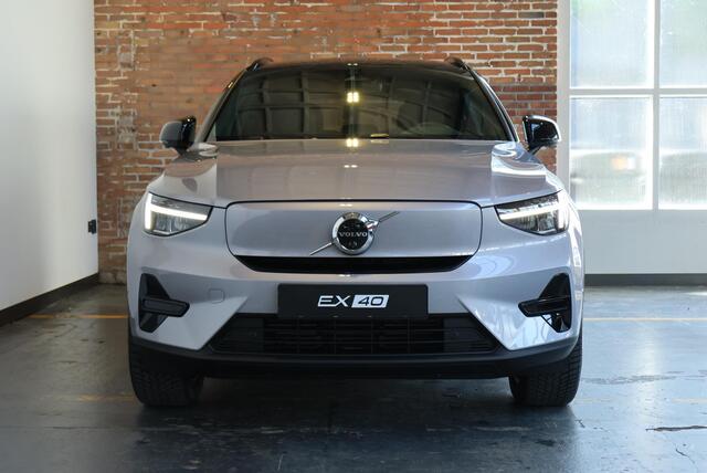 Volvo EX40 Single Motor Extended Range Plus Europa 82 kWh | Nieuwe auto | Direct beschikbaar | Parkeersensoren voor + achter | Google Infotainment | Elektrisch Verstelbare Voorstoelen | Harman Kardon Premium Audio | 360º Visual Park Camera | All-Season Banden
